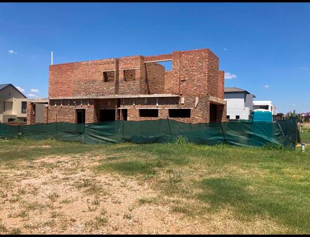 4 BEDROOM HOUSE FOR SALE IN SIX FOUNTAINS RESIDENTIAL ESTATE